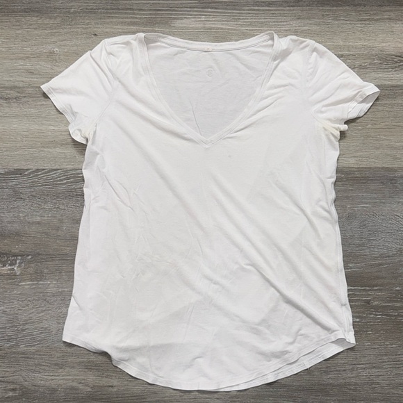 Lululemon Love Tee V ~ White ~ size 6 - Picture 3 of 6